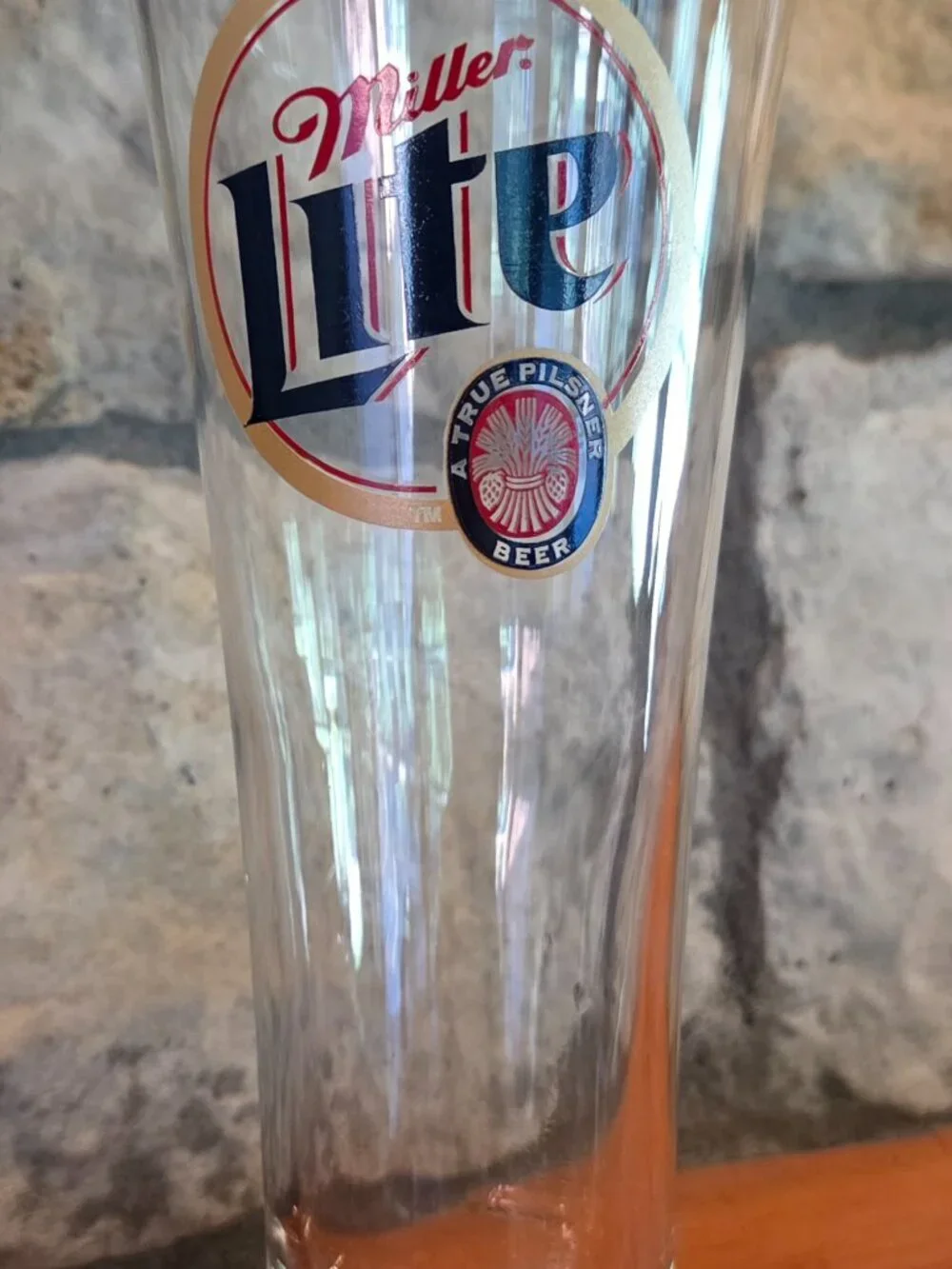 Miller Lite excellent no cracks